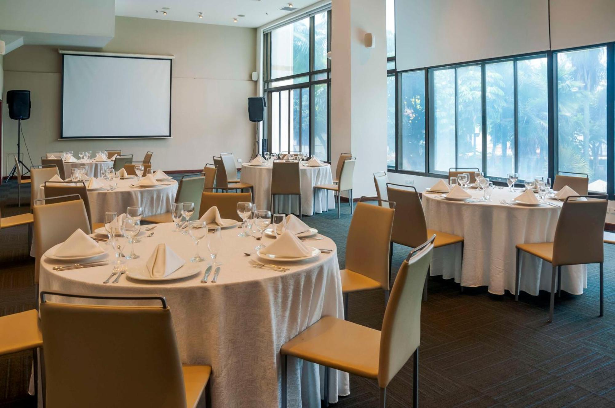 Nh Cali Royal Hotel Ngoại thất bức ảnh