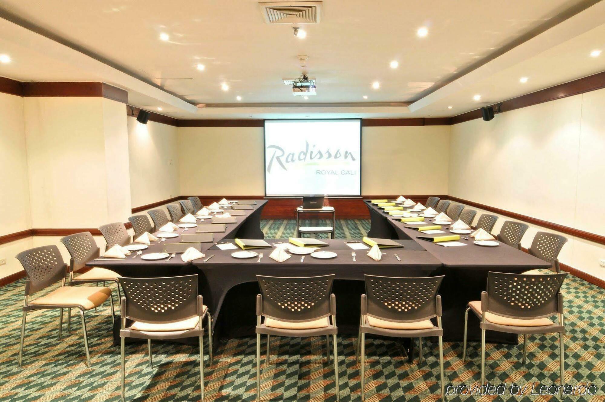 Nh Cali Royal Hotel Kinh doanh bức ảnh